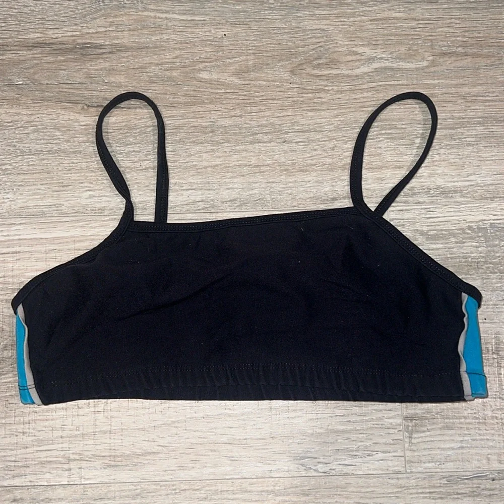 Black sports‎ bra